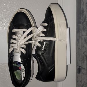 Woman adidas sleek super